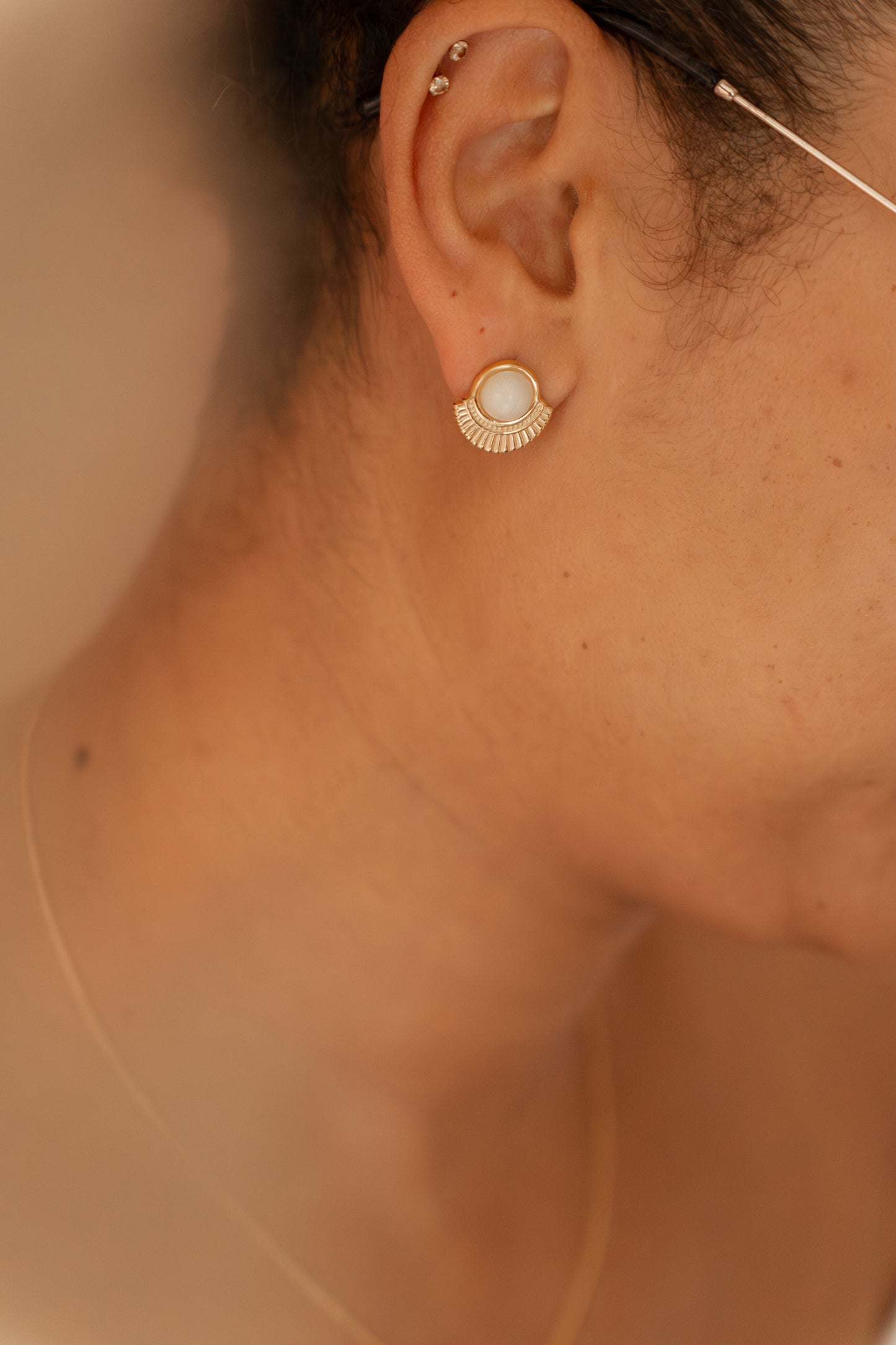 Parure Eos ( Puces d'oreilles et Bague).