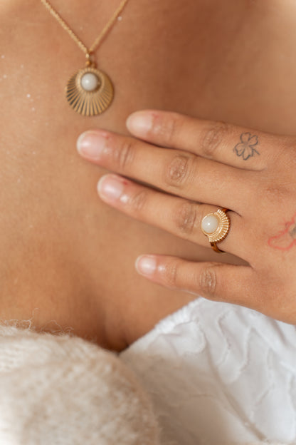 Parure Eos ( Puces d'oreilles et Bague).