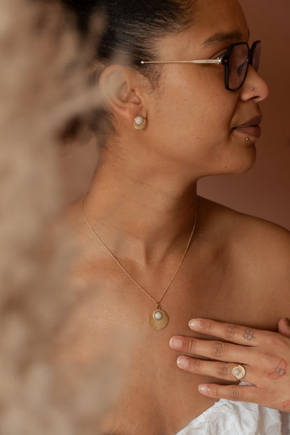 Parure Eos ( Puces d'oreilles et Bague).